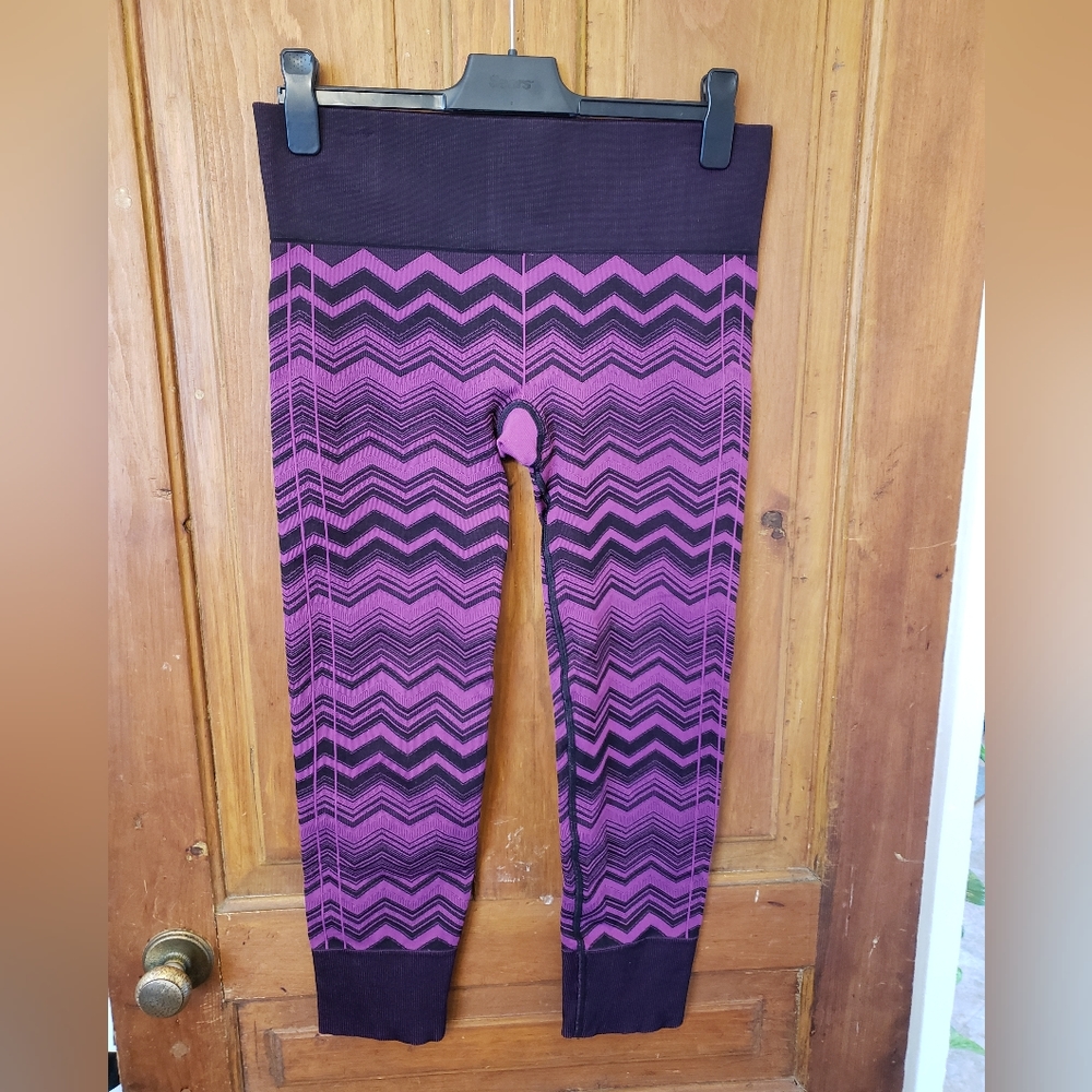 Lululemon Ebb to Street, Size 10